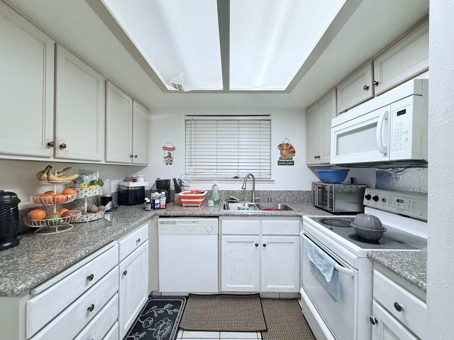 284 W Lexington Ave, Fresno, CA 93711