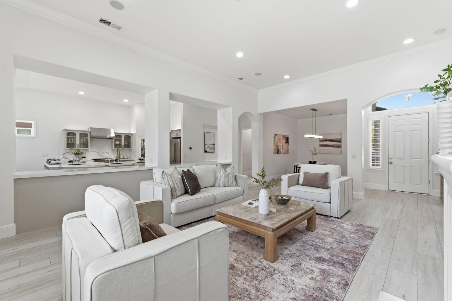 6105 W Los Altos, Fresno, CA 93722