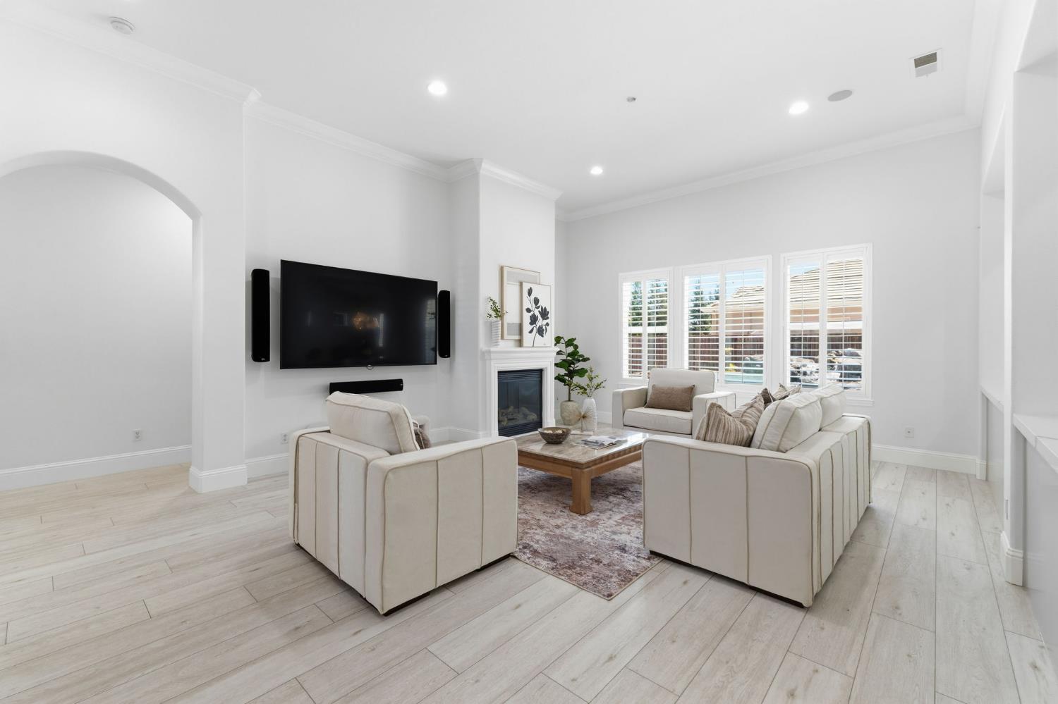 6105 W Los Altos, Fresno, CA 93722