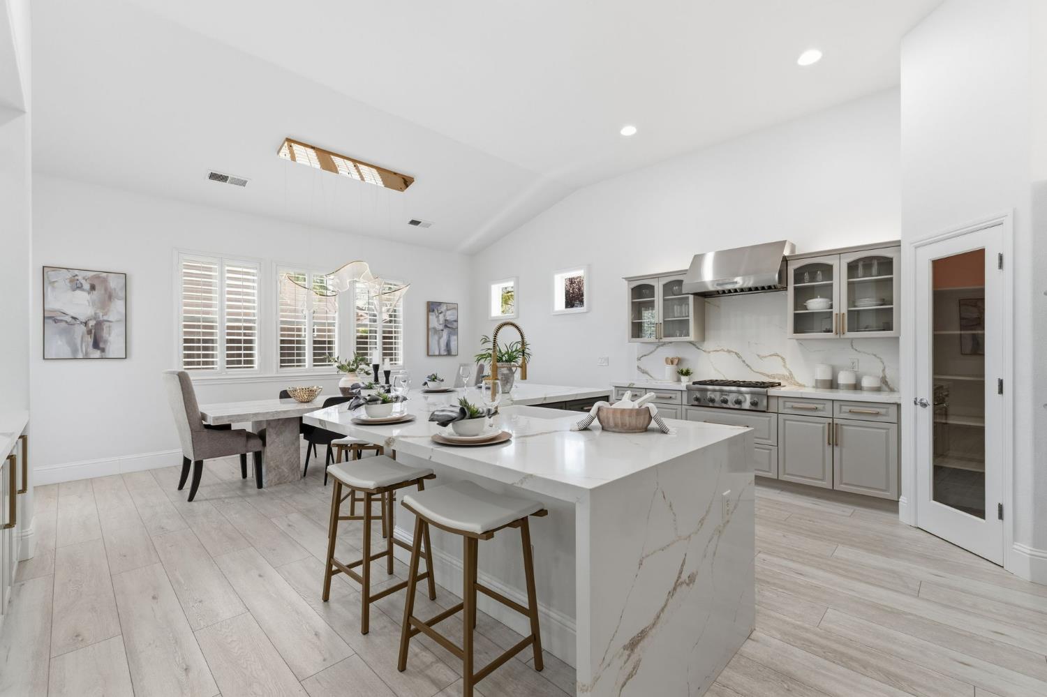 6105 W Los Altos, Fresno, CA 93722