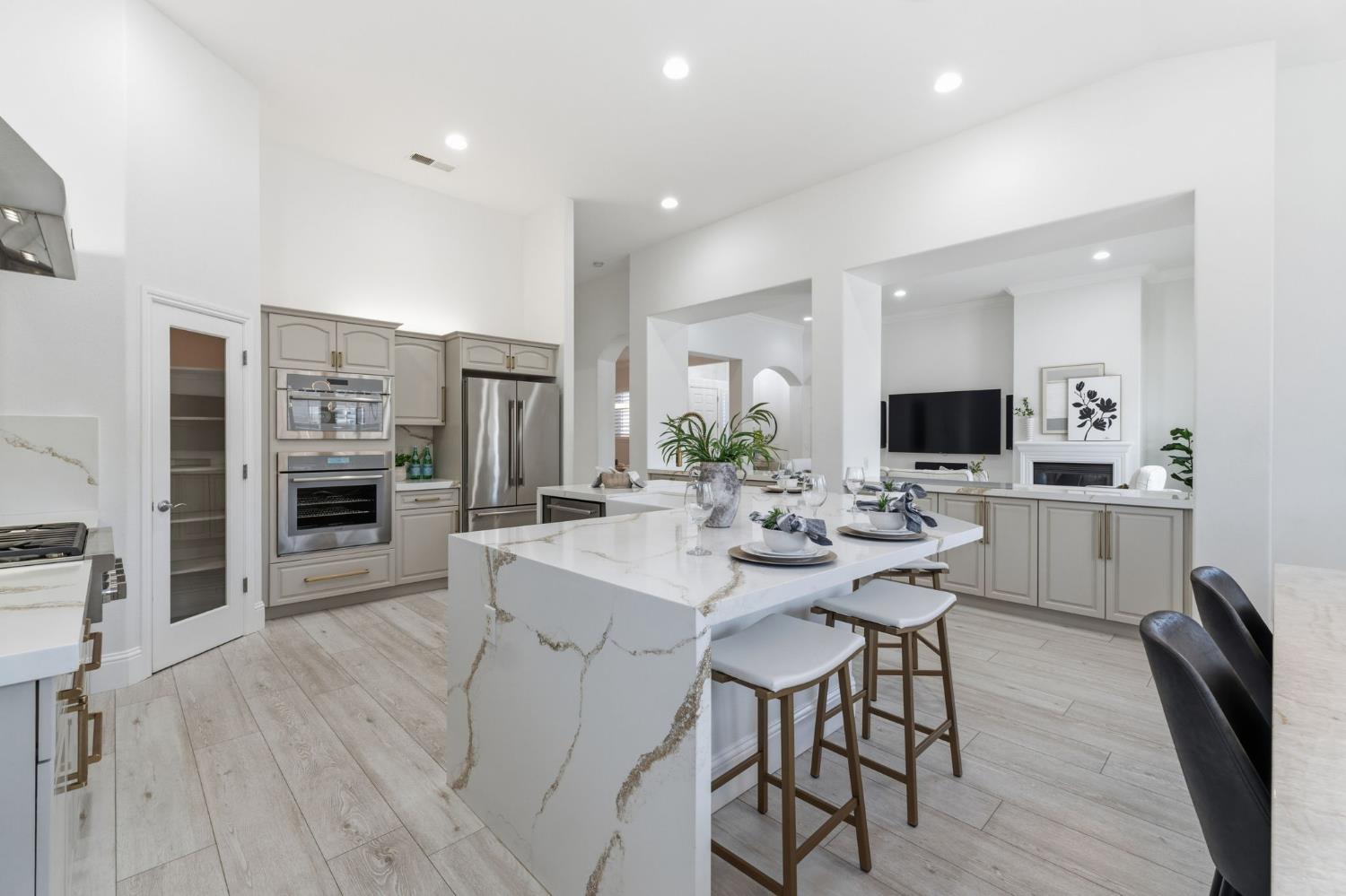 6105 W Los Altos, Fresno, CA 93722