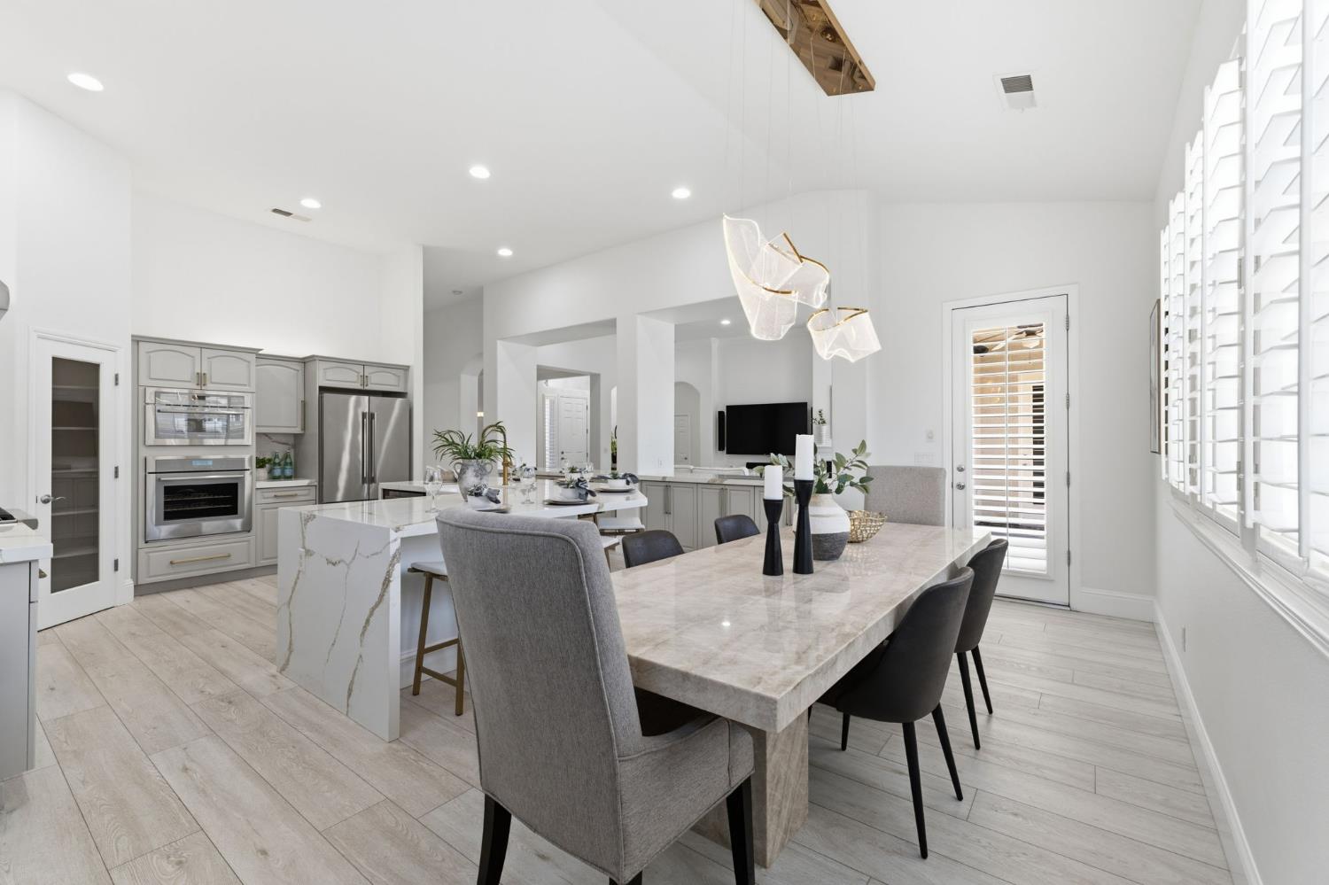 6105 W Los Altos, Fresno, CA 93722