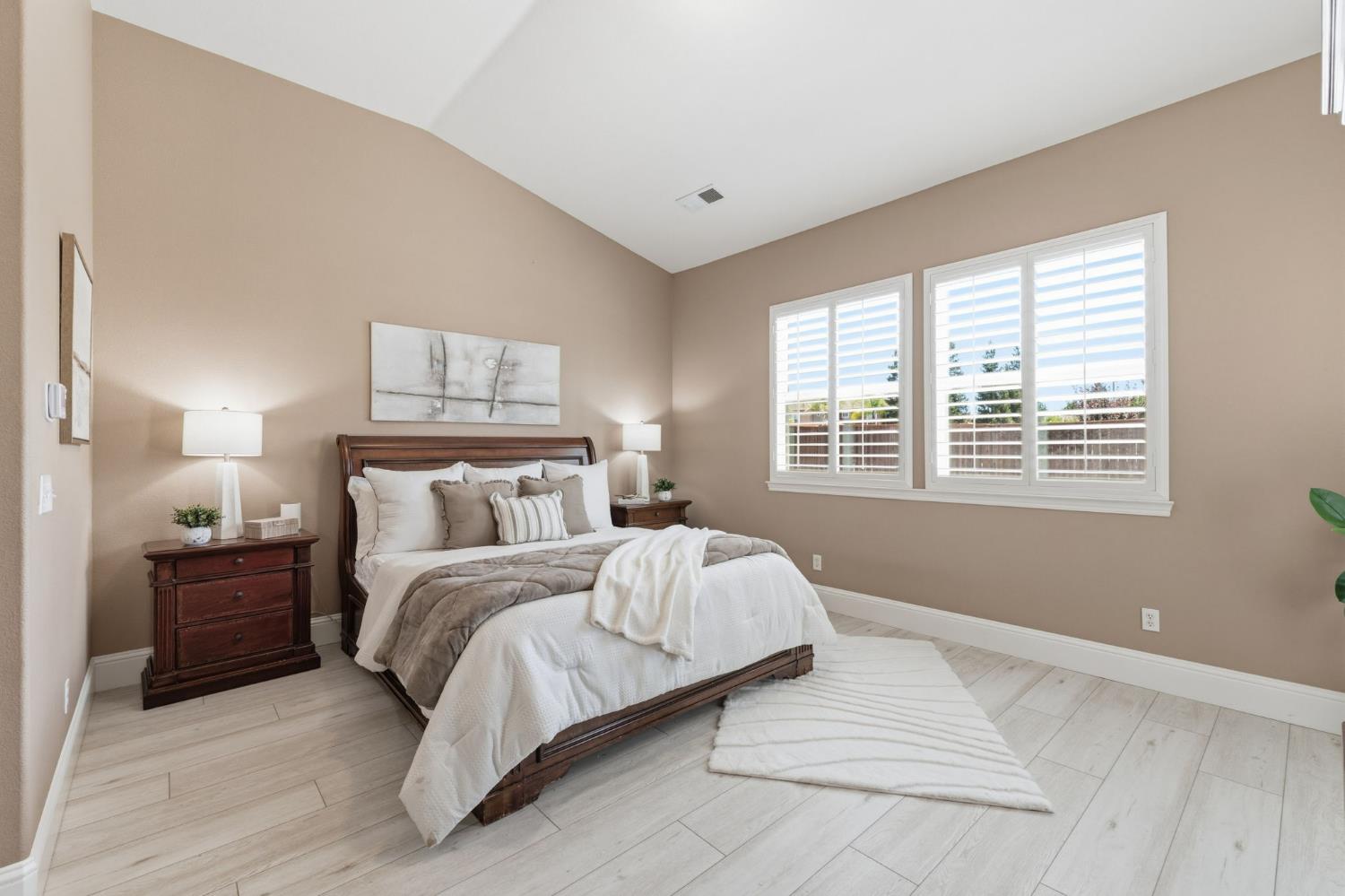 6105 W Los Altos, Fresno, CA 93722