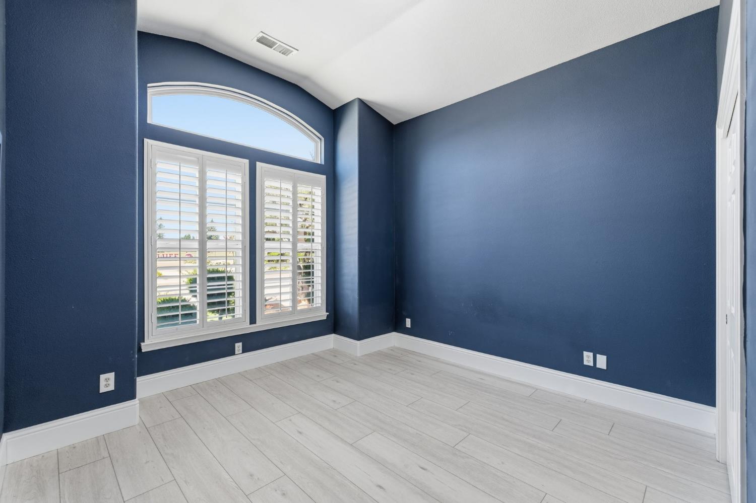 6105 W Los Altos, Fresno, CA 93722