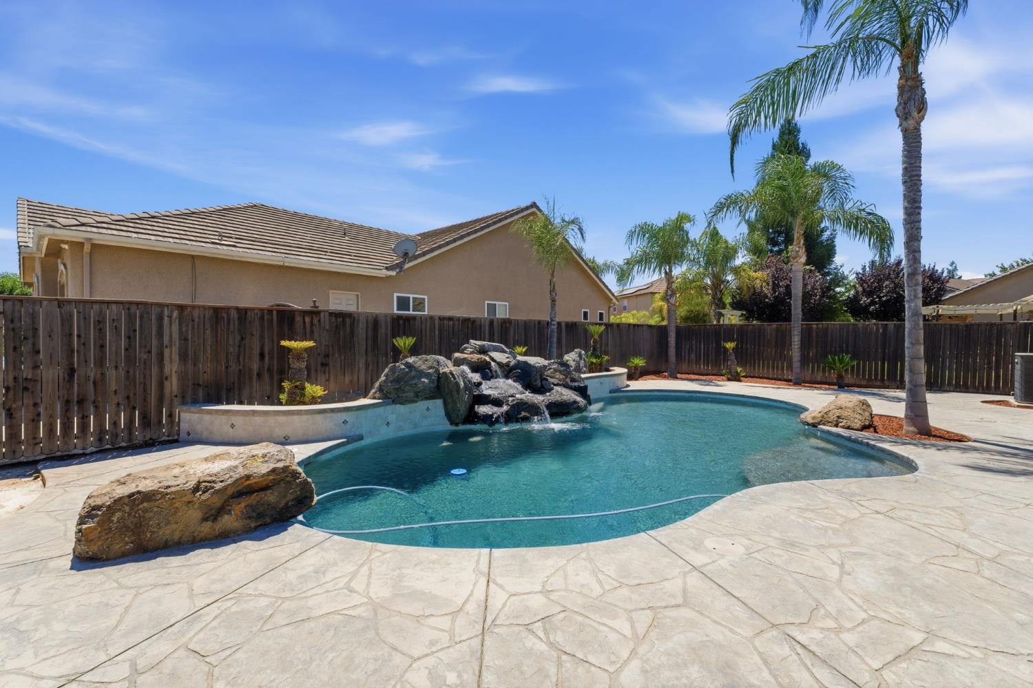 6105 W Los Altos, Fresno, CA 93722