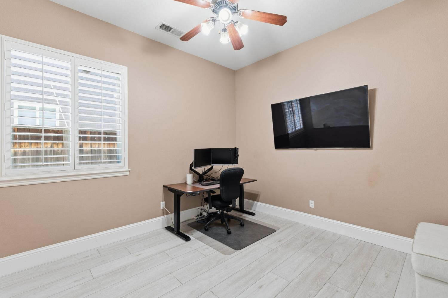 6105 W Los Altos, Fresno, CA 93722