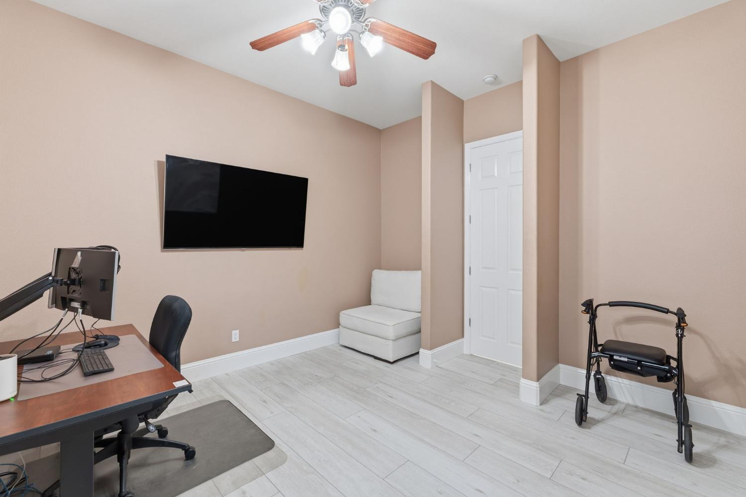 6105 W Los Altos, Fresno, CA 93722