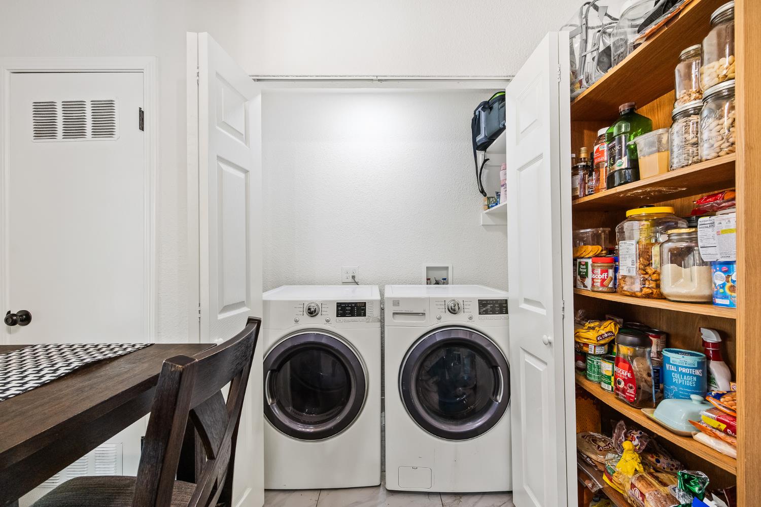 820 S Bradley St, Visalia, CA 93292