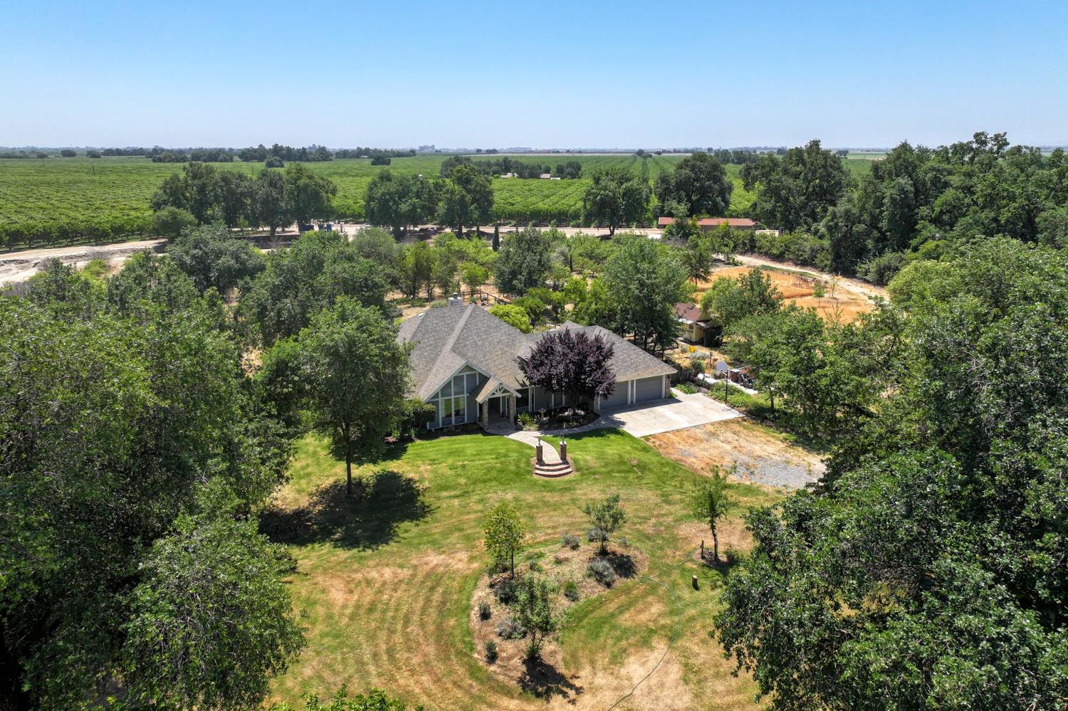 9415 21 1/2 Ave, Lemoore, CA 93245