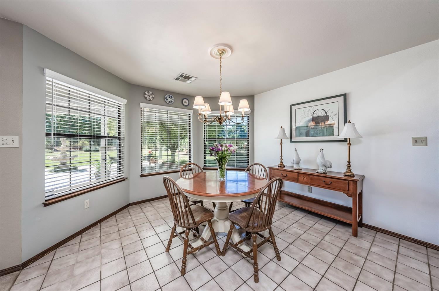 9415 21 1/2 Ave, Lemoore, CA 93245