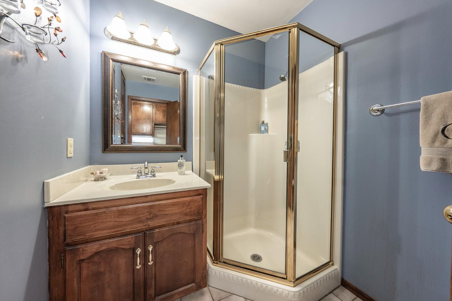 9415 21 1/2 Ave, Lemoore, CA 93245