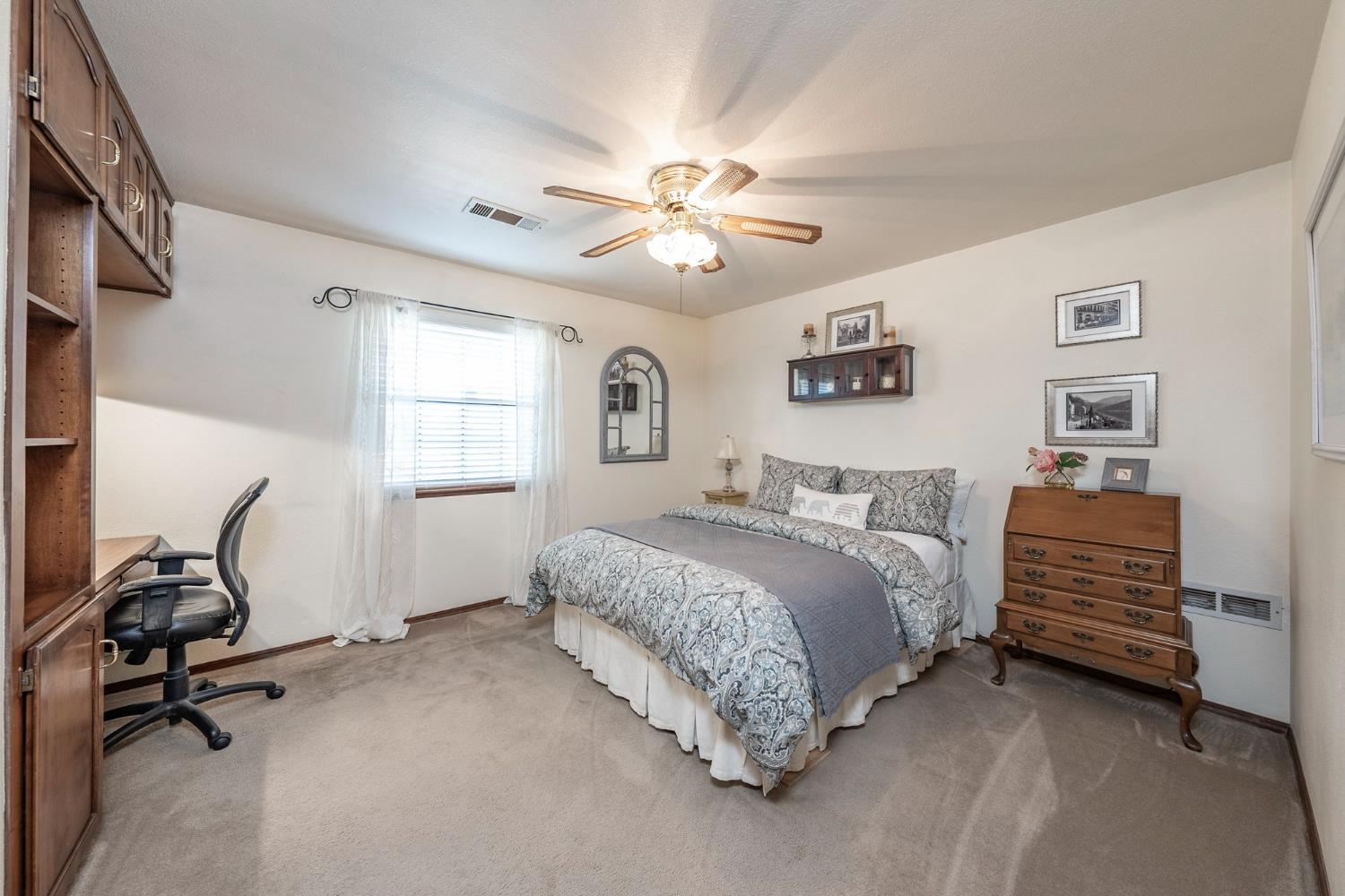 9415 21 1/2 Ave, Lemoore, CA 93245