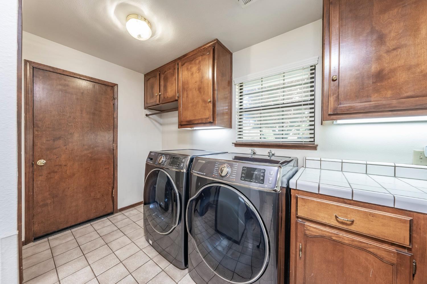 9415 21 1/2 Ave, Lemoore, CA 93245