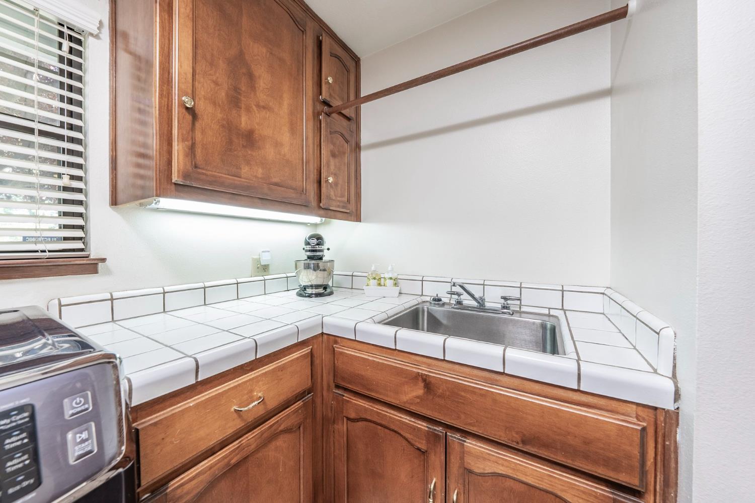 9415 21 1/2 Ave, Lemoore, CA 93245