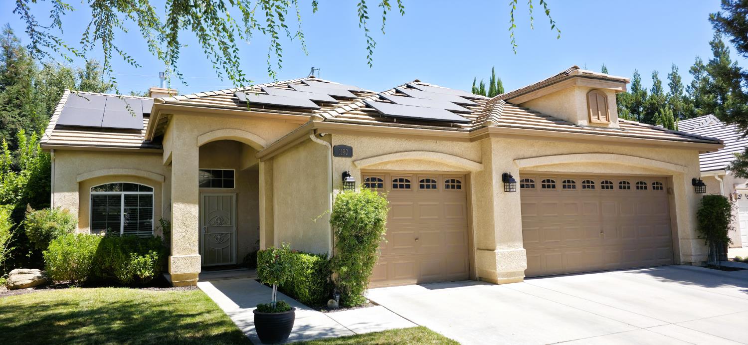 1190 E Carnoustie Ave, Fresno, CA 93730