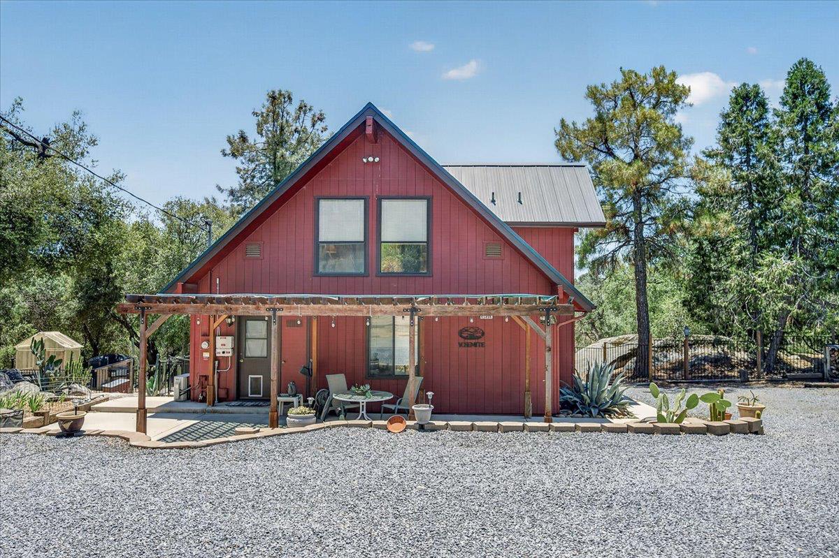 45894 Farmstead Rd, Coarsegold, CA 93614