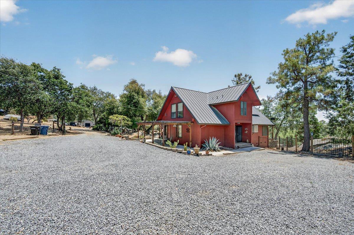 45894 Farmstead Rd, Coarsegold, CA 93614