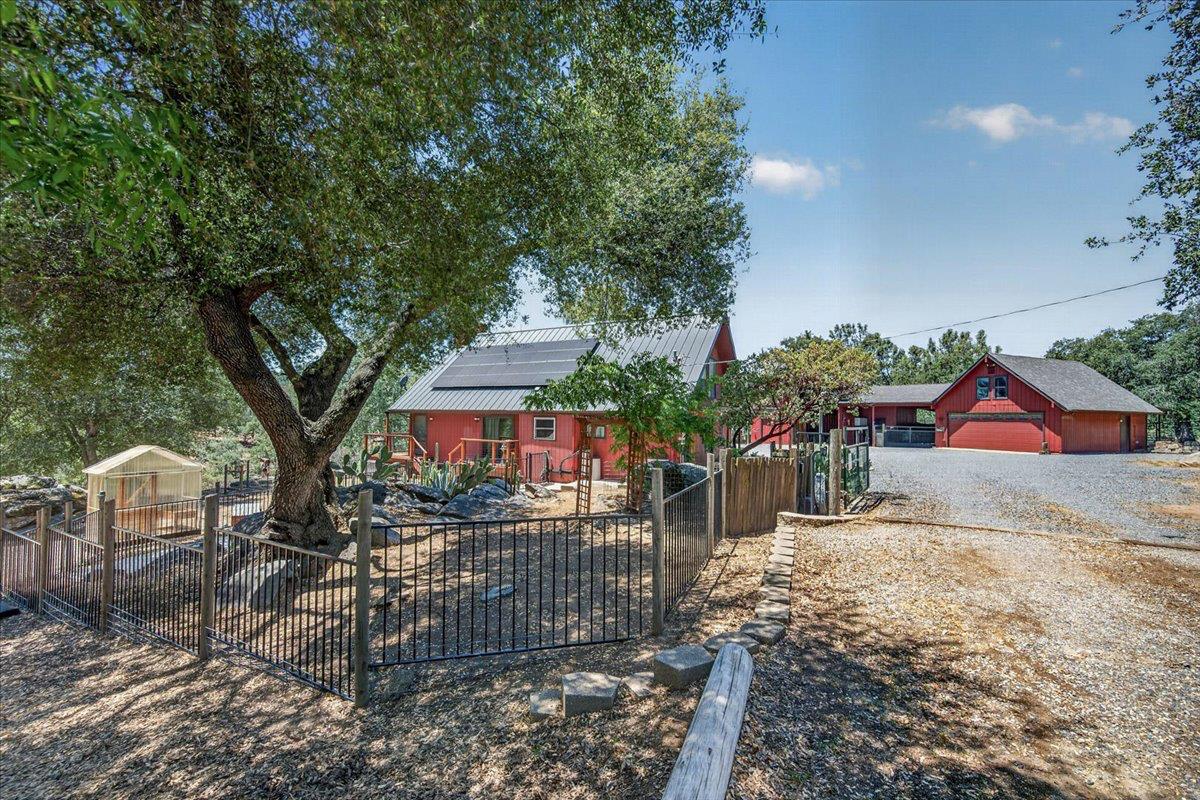 45894 Farmstead Rd, Coarsegold, CA 93614