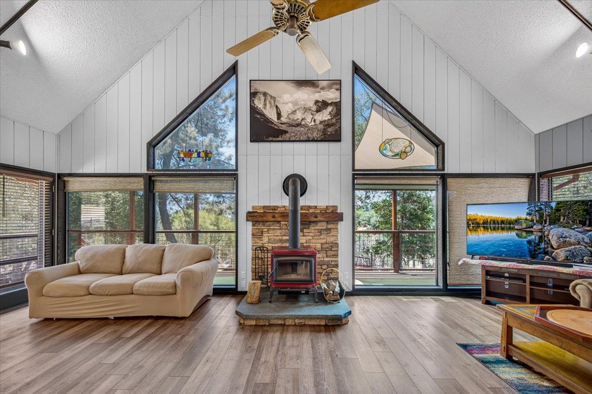 45894 Farmstead Rd, Coarsegold, CA 93614