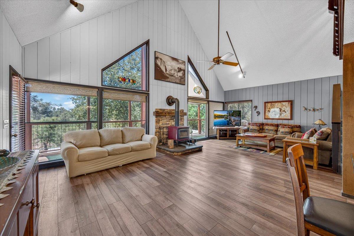 45894 Farmstead Rd, Coarsegold, CA 93614