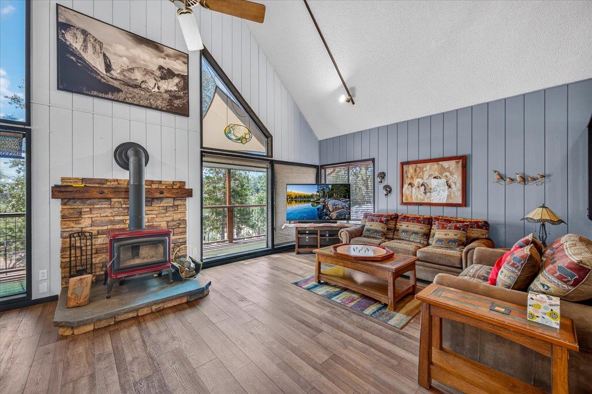 45894 Farmstead Rd, Coarsegold, CA 93614