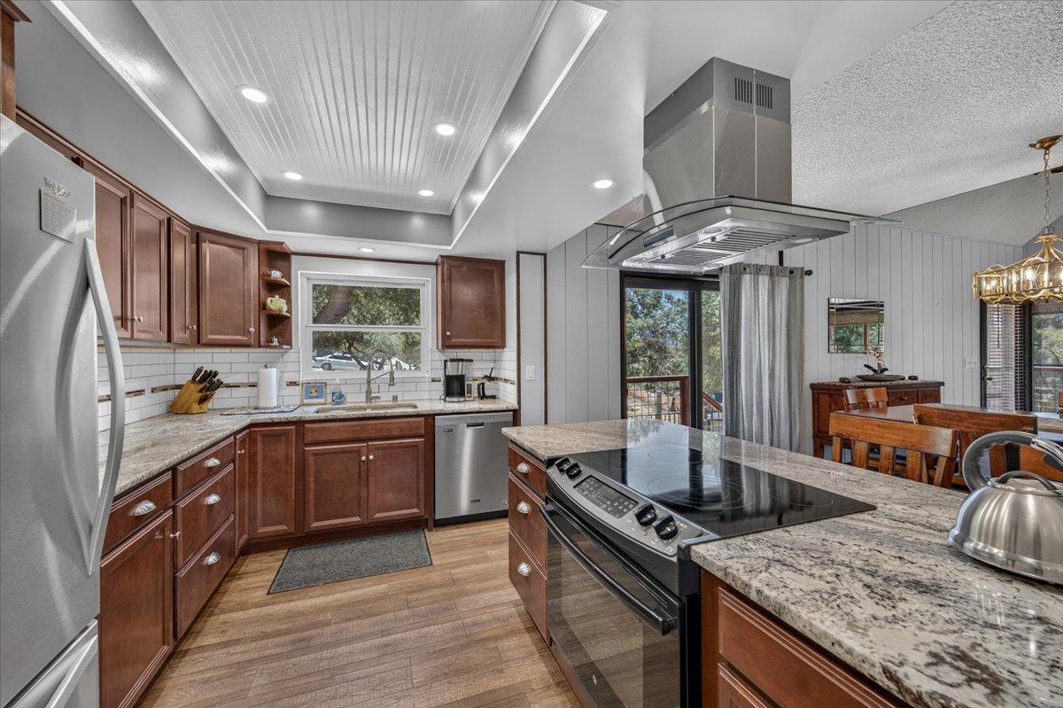 45894 Farmstead Rd, Coarsegold, CA 93614