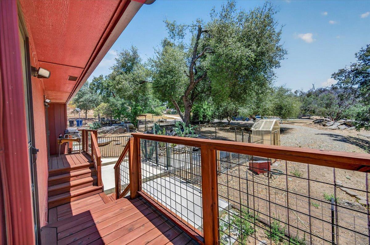 45894 Farmstead Rd, Coarsegold, CA 93614