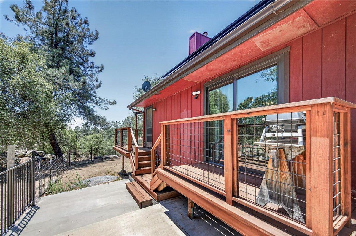 45894 Farmstead Rd, Coarsegold, CA 93614