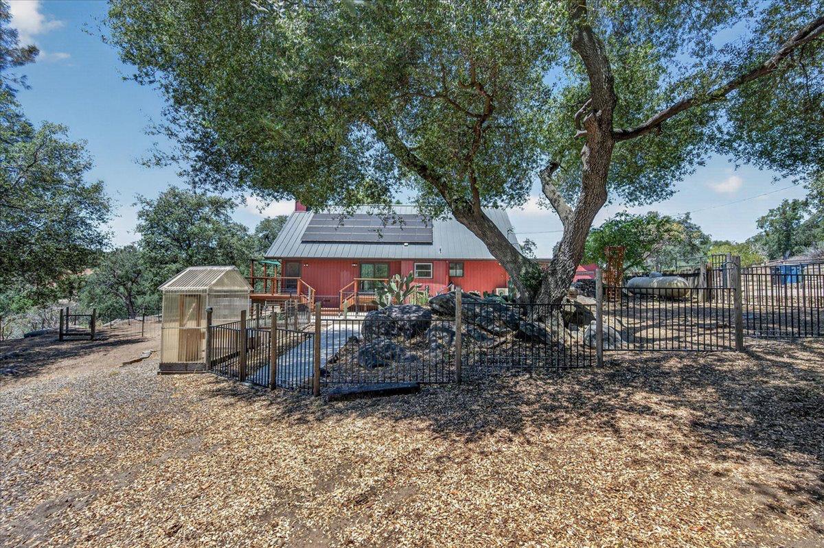 45894 Farmstead Rd, Coarsegold, CA 93614