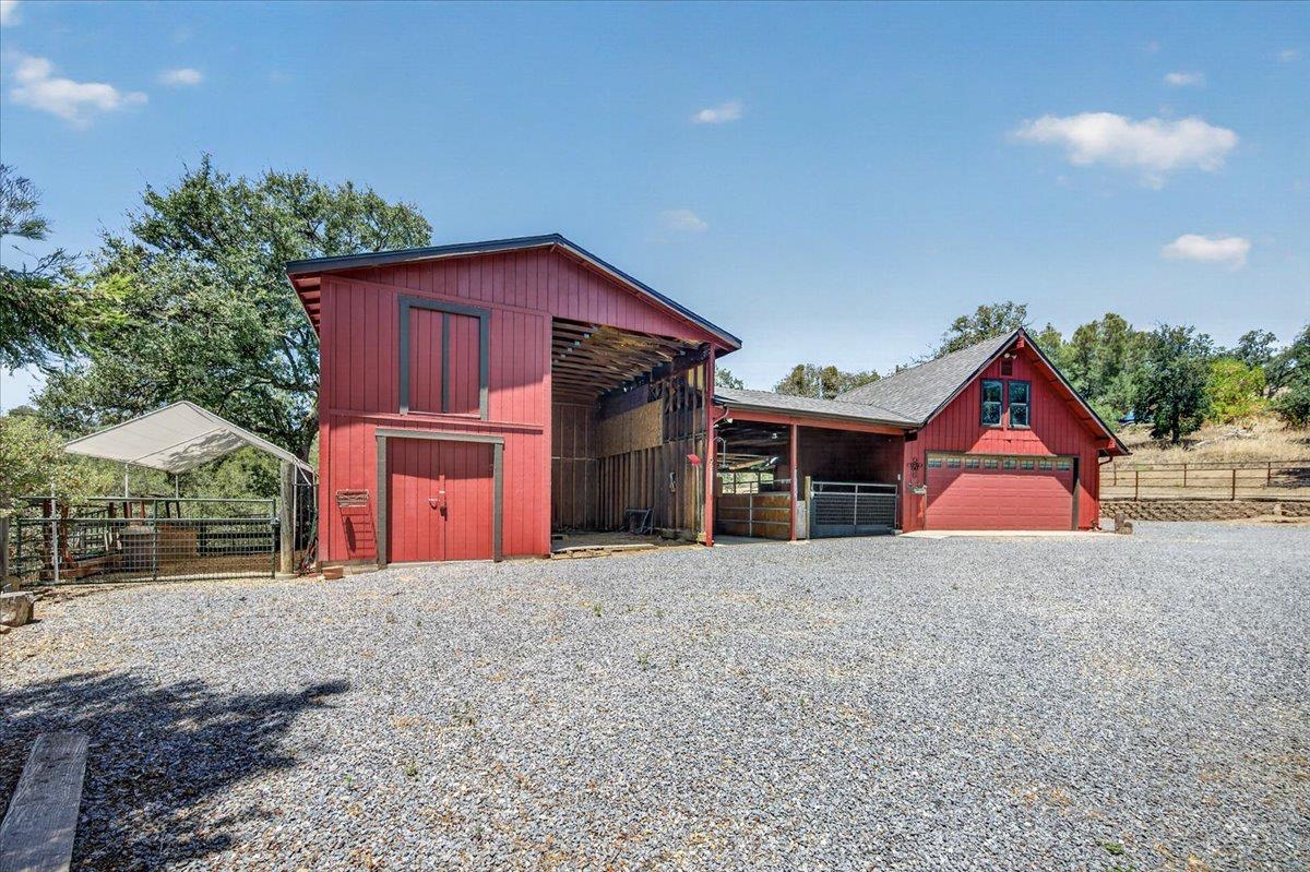45894 Farmstead Rd, Coarsegold, CA 93614
