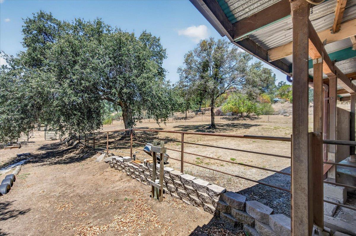 45894 Farmstead Rd, Coarsegold, CA 93614
