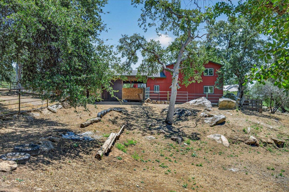 45894 Farmstead Rd, Coarsegold, CA 93614