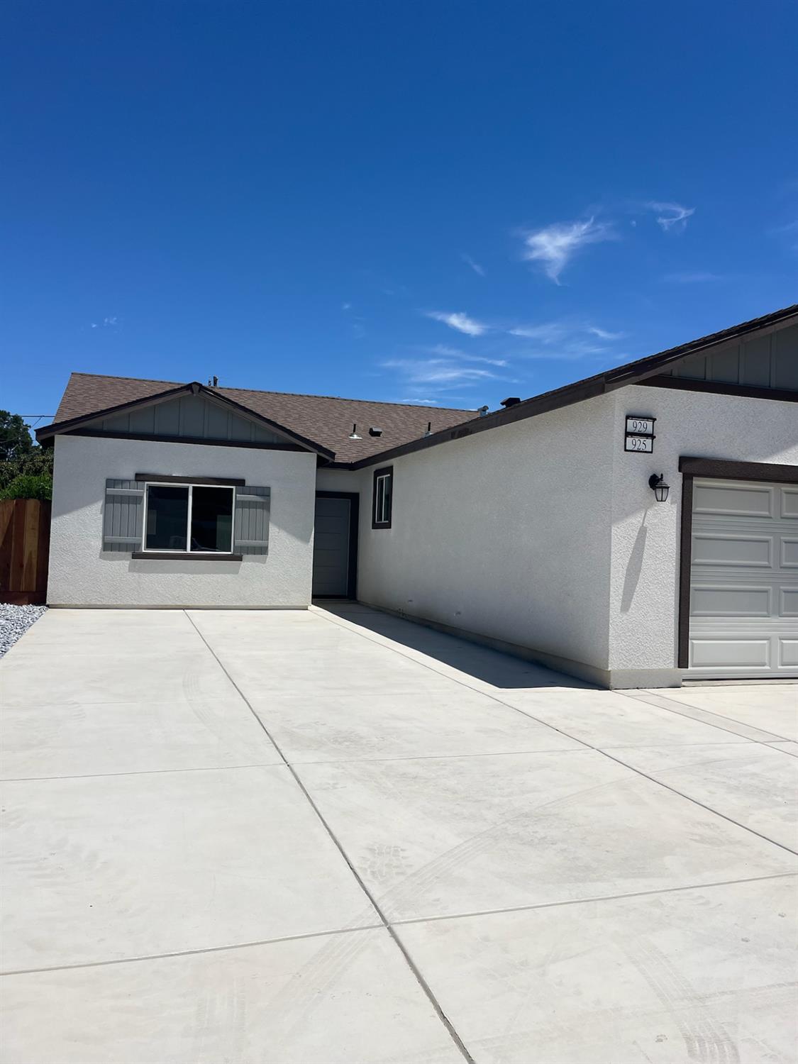 929 925 W 6th St #2, Merced, CA 95341