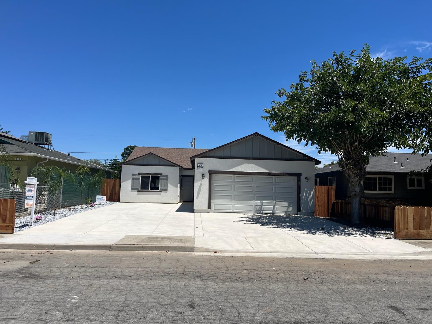 929 925 W 6th St #2, Merced, CA 95341