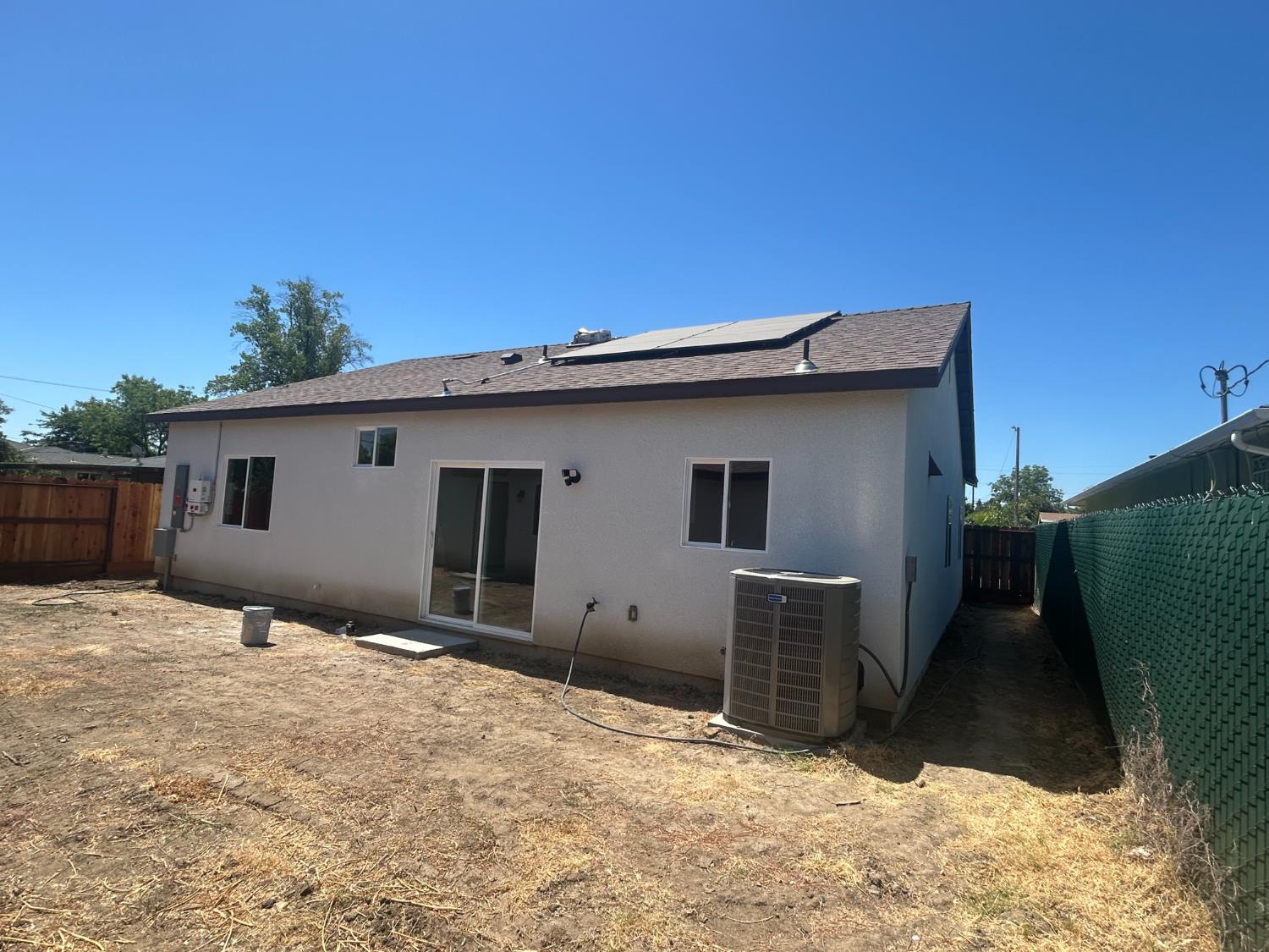 929 925 W 6th St #2, Merced, CA 95341