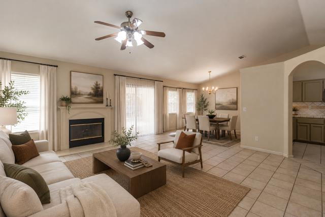 5438 N State St, Fresno, CA 93722
