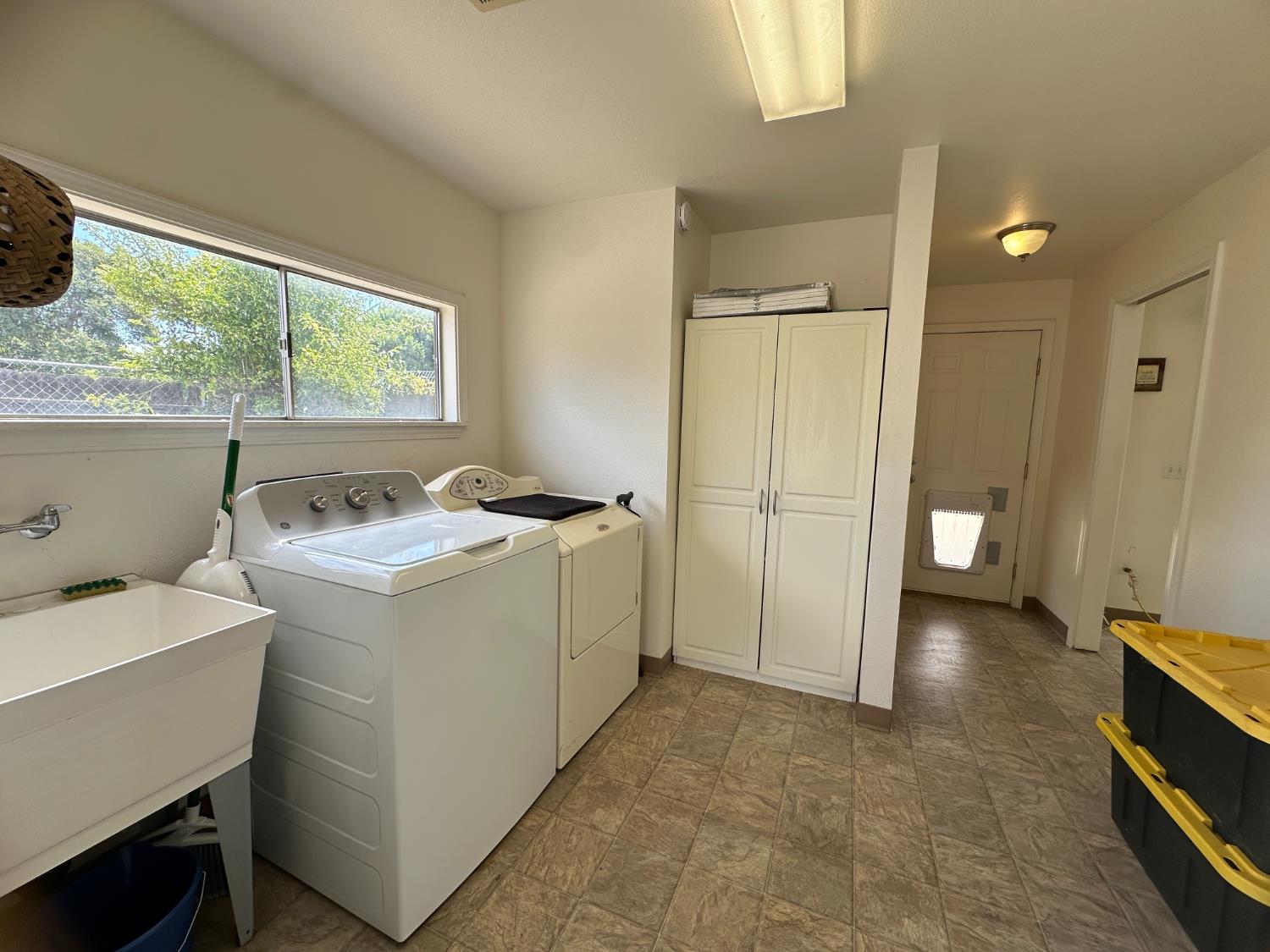 753 W Sample Ave, Fresno, CA 93704