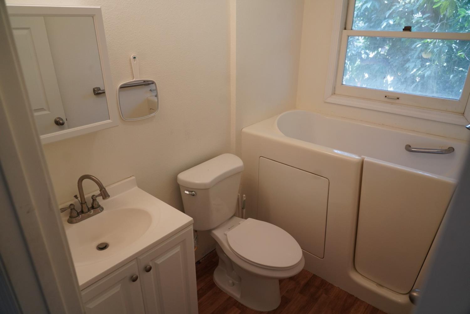 753 W Sample Ave, Fresno, CA 93704