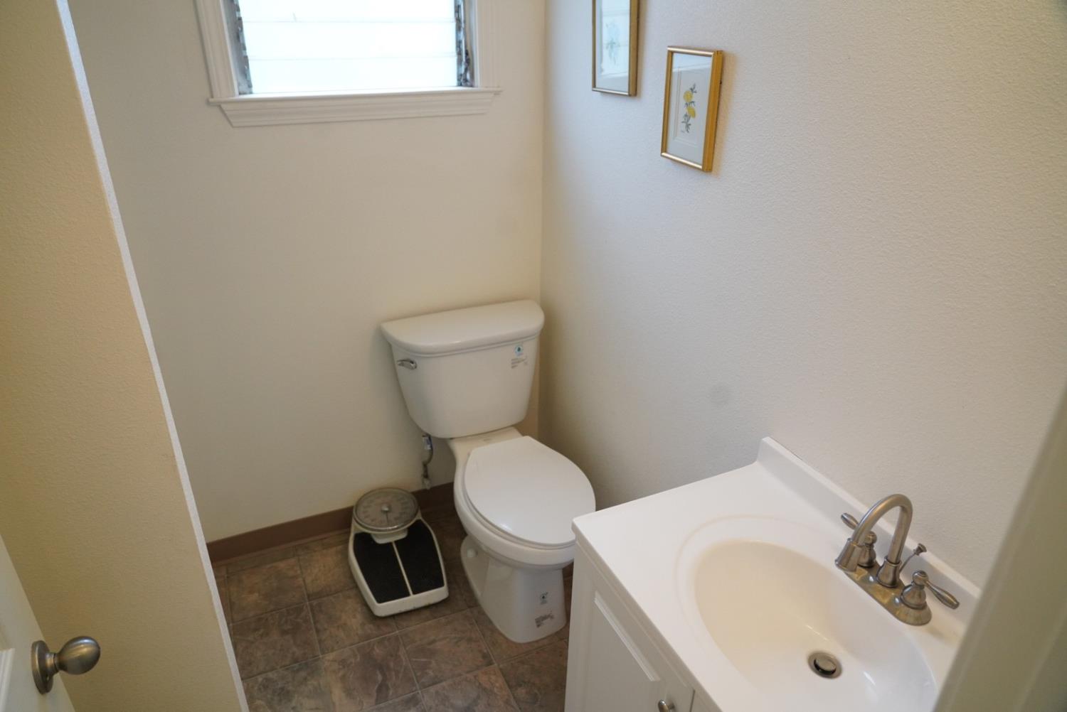 753 W Sample Ave, Fresno, CA 93704