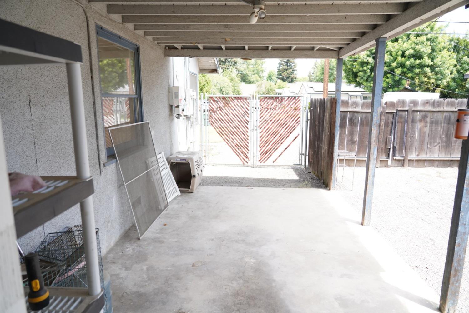 753 W Sample Ave, Fresno, CA 93704