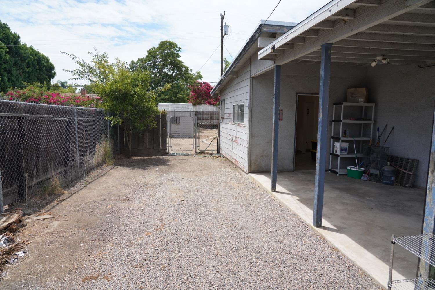753 W Sample Ave, Fresno, CA 93704