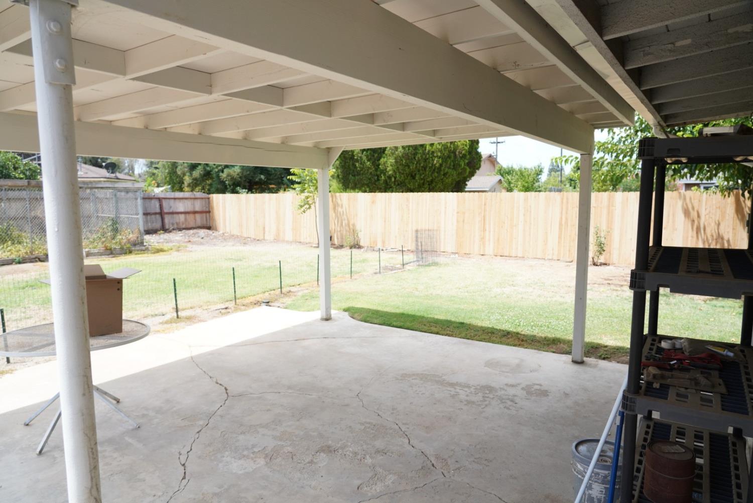 753 W Sample Ave, Fresno, CA 93704