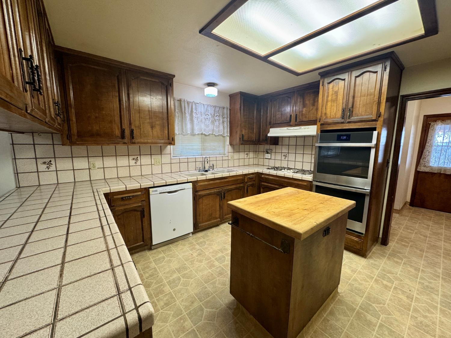 17617 W Belmont Ave, Kerman, CA 93630