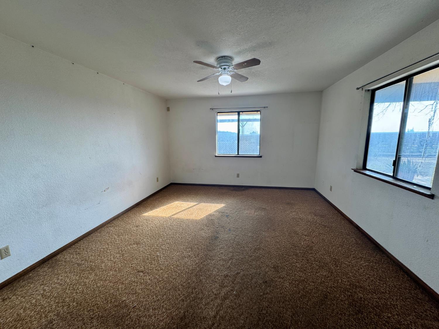 17617 W Belmont Ave, Kerman, CA 93630