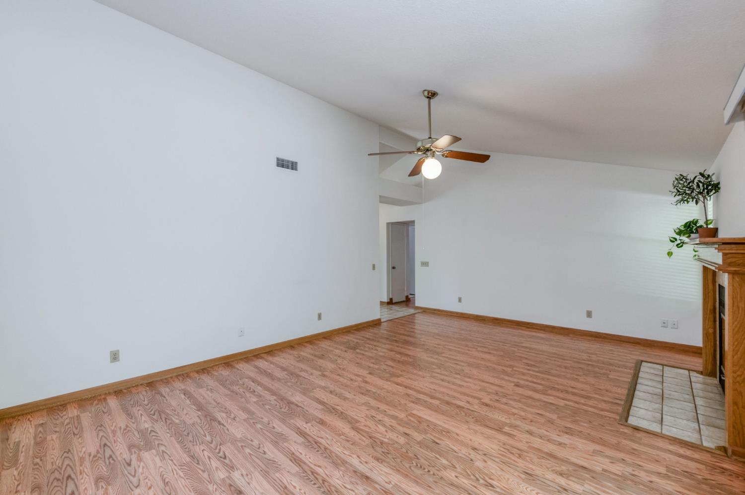 4138 W Paul Ave, Fresno, CA 93722