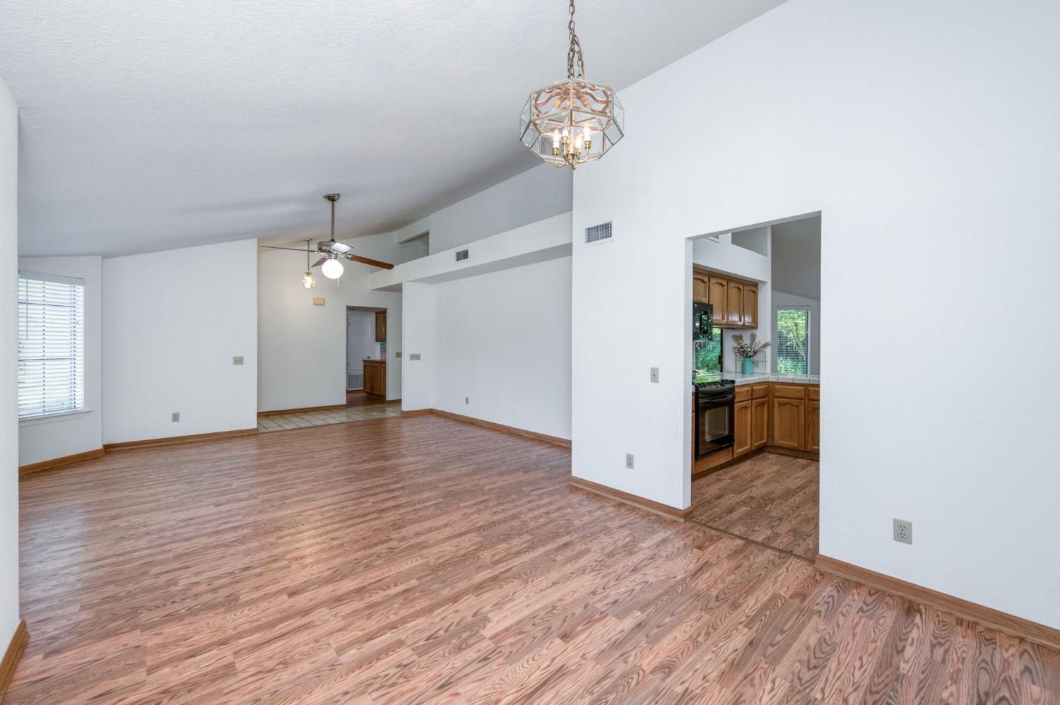 4138 W Paul Ave, Fresno, CA 93722