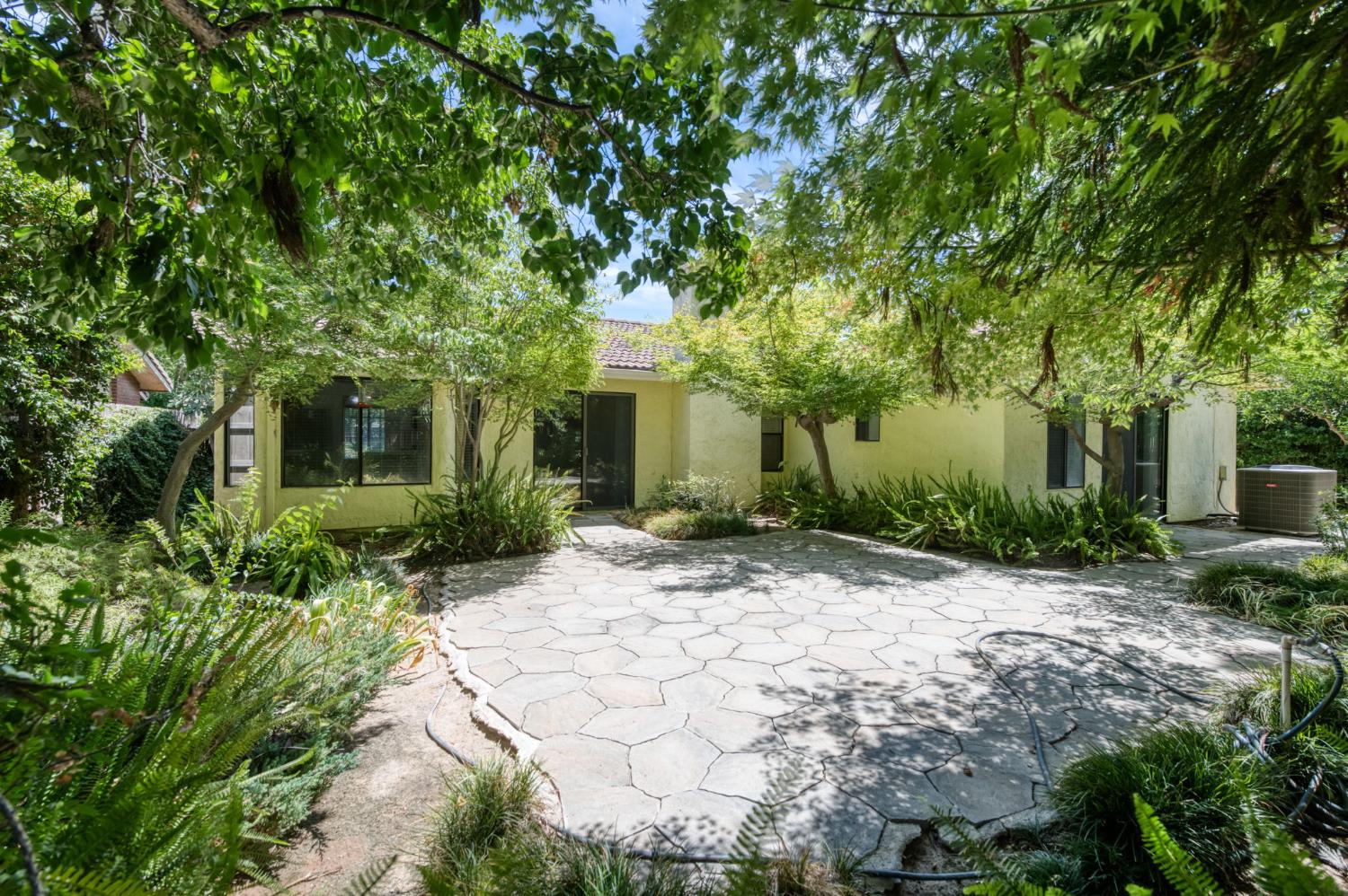 4138 W Paul Ave, Fresno, CA 93722