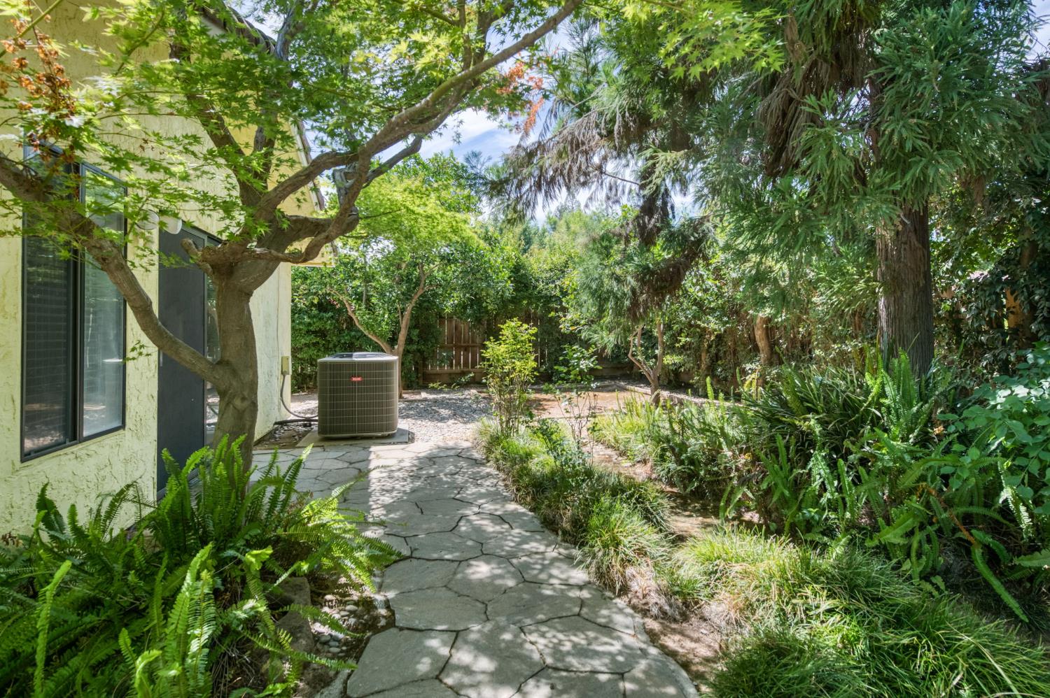 4138 W Paul Ave, Fresno, CA 93722
