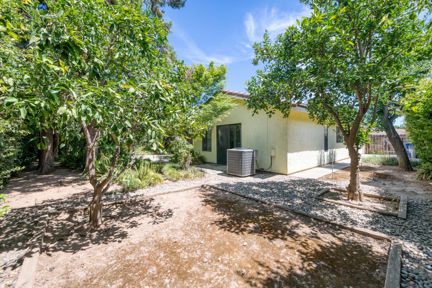 4138 W Paul Ave, Fresno, CA 93722