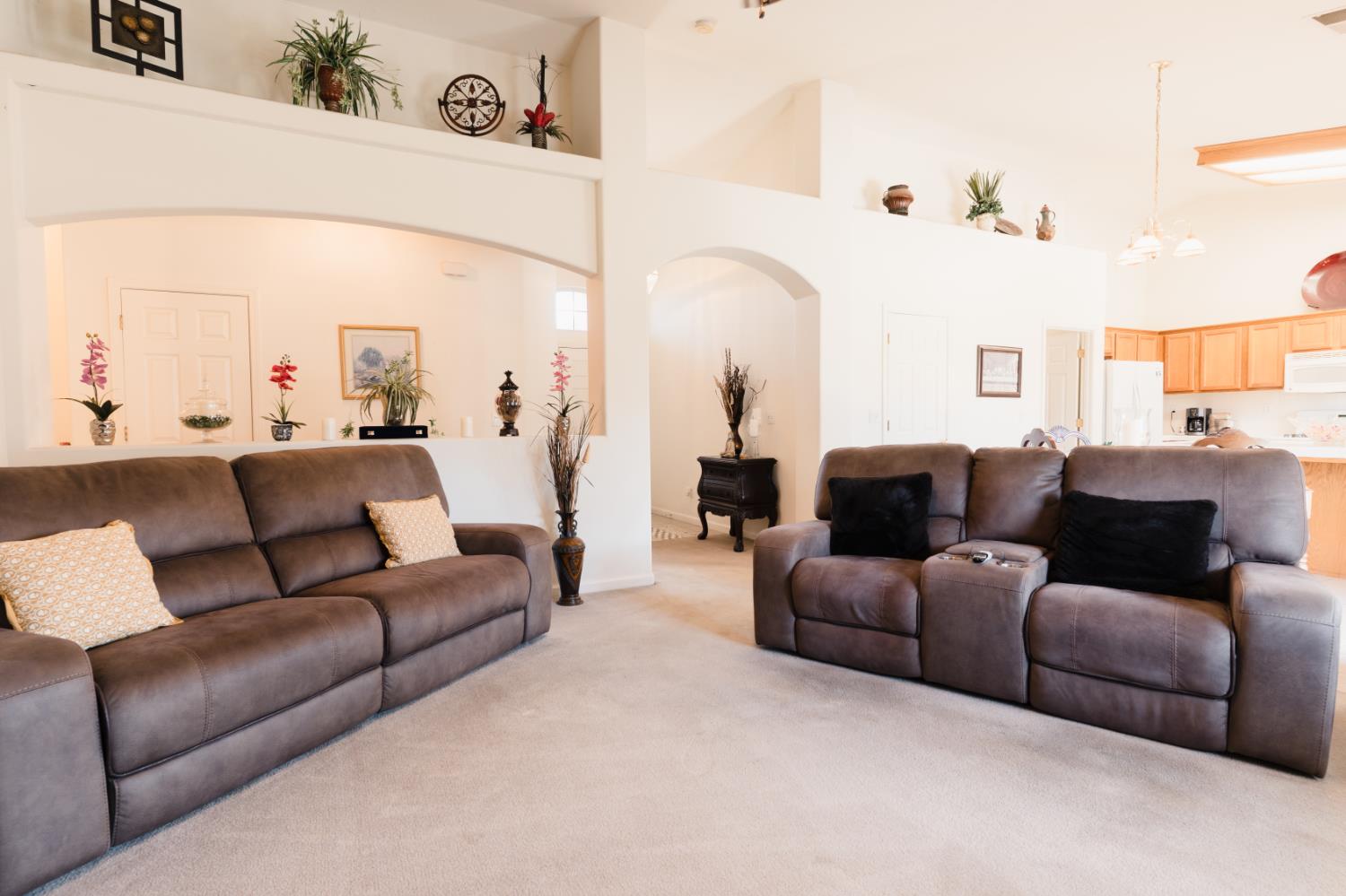 1323 Florence Ave, Dinuba, CA 93618